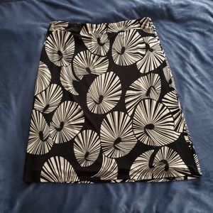 Lily black & white pinwheel print skirt
